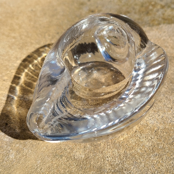 Glass seashell tea light holder - Picture 2 of 5
